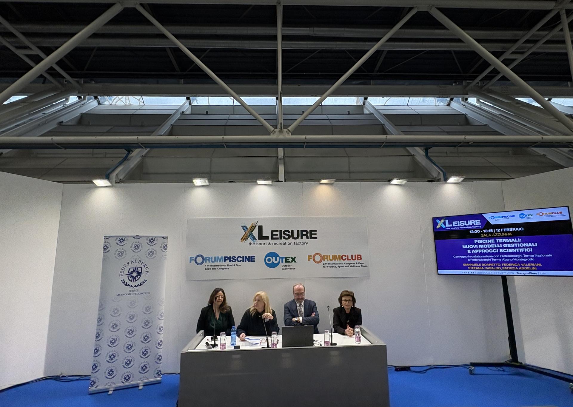 Relatori seduti al convegno sulle piscine termali di Abano e Montegrotto Terme