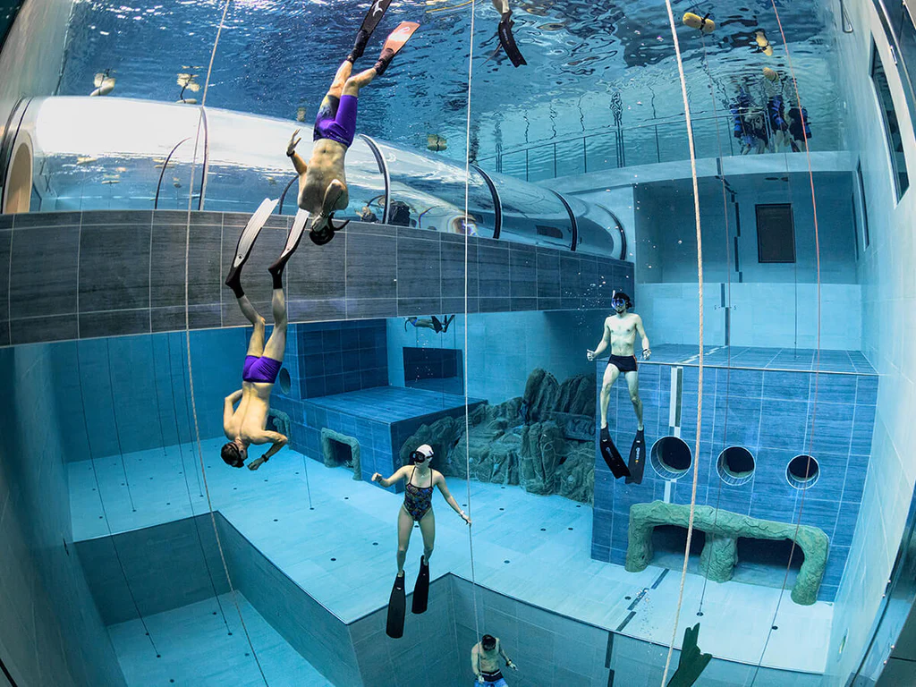 La piscina Y-40®The Deep Joy