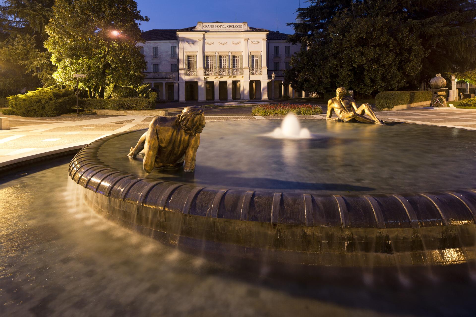 Fontana Arlecchino ad Abano Terme, simbolo del centro storico e punto di riferimento turistico
